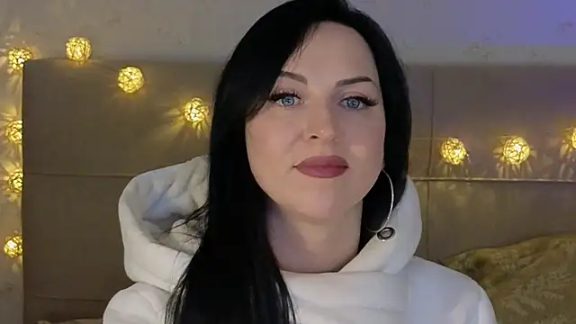 lily conor online show from 12-19-24, 04:57