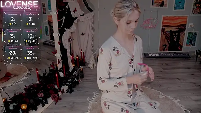 Careful i bite online show from 10-29-25, 06:04