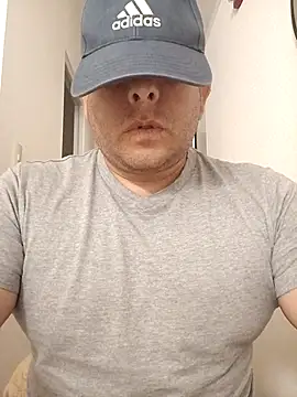 Snapshot of chicoguapo8 chatting on 11-16-25, 01:11 chicoguapo8 online show from 11-16-25, 01:11