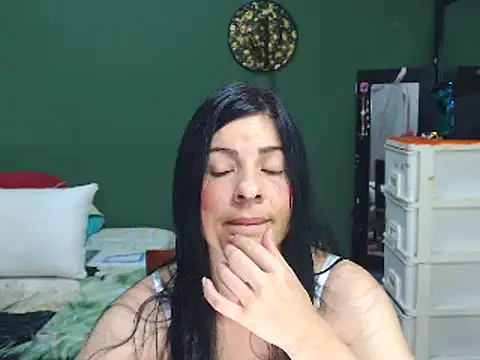 Estefani 32 online show from 01-13-25, 07:53