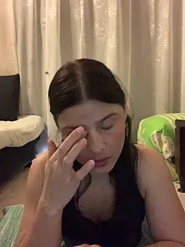 Estefani 32 online show from 04-24-26, 02:52