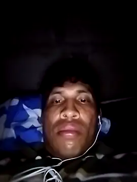 Snapshot of cachondo1610 chatting on 03-04-25, 03:33 cachondo1610 online show from 03-04-25, 03:33