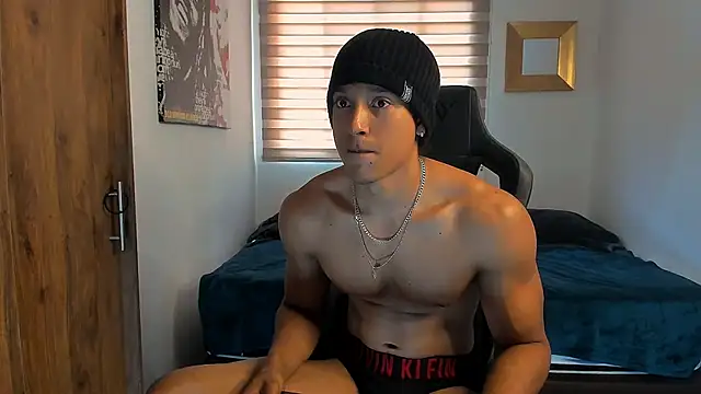 Snapshot of Liam_V chatting on 12-02-24, 04:09 Liam V online show from 12-02-24, 04:09