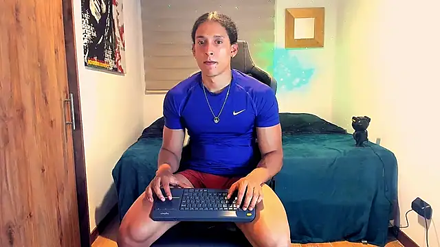 Snapshot of Liam_V chatting on 01-24-25, 03:00 Liam V online show from 01-24-25, 03:00