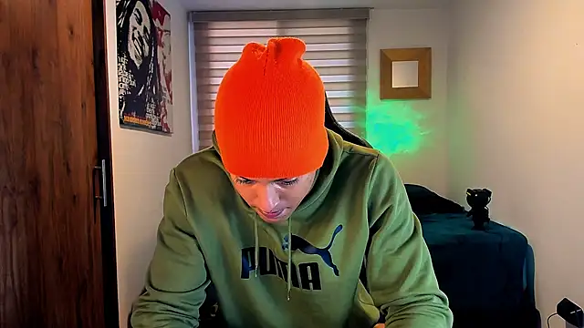 Snapshot of Liam_V chatting on 01-29-25, 12:35 Liam V online show from 01-29-25, 12:35