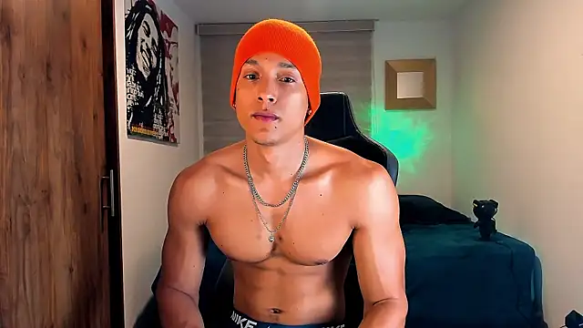 Snapshot of Liam_V chatting on 01-31-25, 11:24 Liam V online show from 01-31-25, 11:24