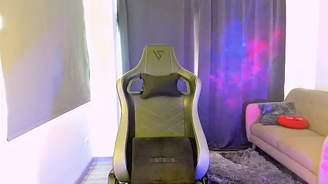 Snapshot of Liam_V chatting on 03-16-25, 06:44 Liam V online show from 03-16-25, 06:44