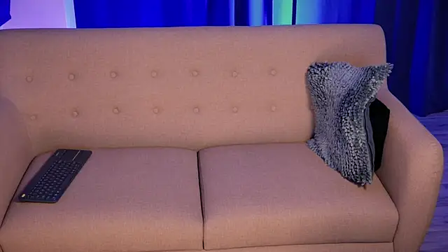 Snapshot of Liam_V chatting on 09-30-25, 02:38 Liam V online show from 09-30-25, 02:38