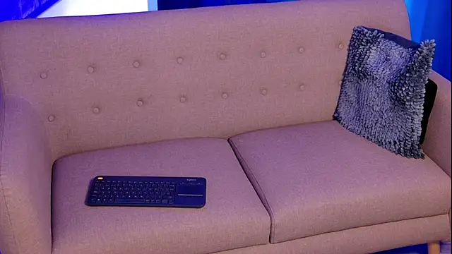 Snapshot of Liam_V chatting on 10-13-25, 11:38 Liam V online show from 10-13-25, 11:38