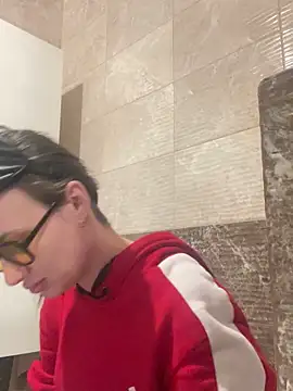 Flossy Vettie online show from 04-17-26, 01:25