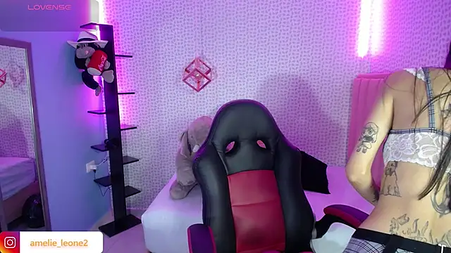 AMELIELEONE online show from 03-10-25, 02:28