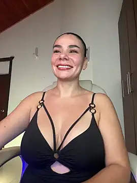 Snapshot of MeganDupont chatting on 12-21-24, 08:10 MeganDupont online show from 12-21-24, 08:10