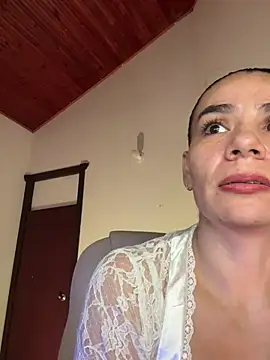 Snapshot of MeganDupont chatting on 01-05-25, 11:33 MeganDupont online show from 01-05-25, 11:33