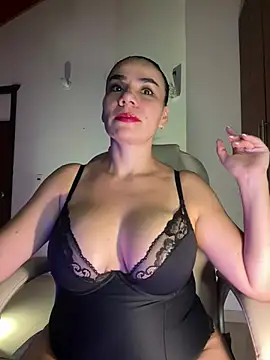 Snapshot of MeganDupont chatting on 02-02-25, 02:27 MeganDupont online show from 02-02-25, 02:27