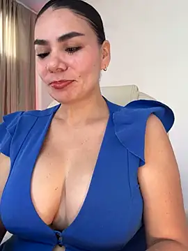 Snapshot of MeganDupont chatting on 10-23-25, 02:05 MeganDupont online show from 10-23-25, 02:05