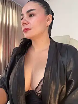 Snapshot of MeganDupont chatting on 10-24-25, 01:07 MeganDupont online show from 10-24-25, 01:07