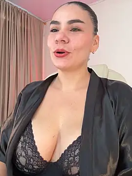 Snapshot of MeganDupont chatting on 12-16-25, 12:54 MeganDupont online show from 12-16-25, 12:54