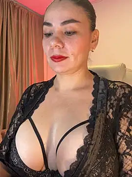 Snapshot of MeganDupont chatting on 02-16-26, 01:29 MeganDupont online show from 02-16-26, 01:29