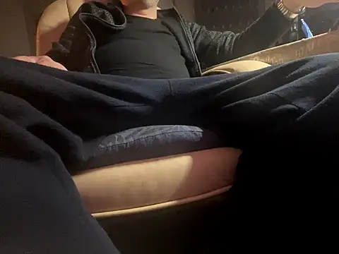 Snapshot of translove chatting on 12-22-25, 04:31 translove online show from 12-22-25, 04:31