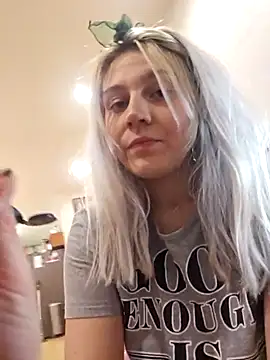 Snapshot of ScarletCallings420 chatting on 12-21-24, 05:36 ScarletCallings420 online show from 12-21-24, 05:36