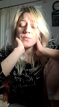 Snapshot of ScarletCallings420 chatting on 02-28-25, 06:09 ScarletCallings420 online show from 02-28-25, 06:09