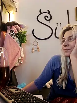 Snapshot of ScarletCallings420 chatting on 11-22-25, 08:08 ScarletCallings420 online show from 11-22-25, 08:08