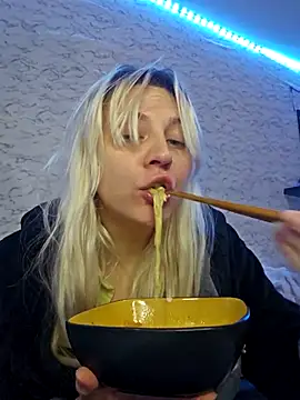 Snapshot of ScarletCallings420 chatting on 01-05-26, 10:24 ScarletCallings420 online show from 01-05-26, 10:24