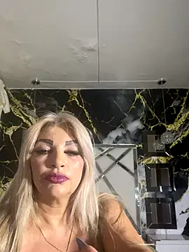 Snapshot of scarlett_sexx69 chatting on 10-23-25, 06:39 scarlett sexx69 online show from 10-23-25, 06:39