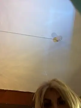 Snapshot of scarlett_sexx69 chatting on 02-20-26, 11:43 scarlett sexx69 online show from 02-20-26, 11:43