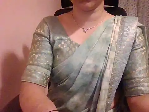 Snapshot of Pinky_4 chatting on 03-08-25, 05:54 Pinky 4 online show from 03-08-25, 05:54