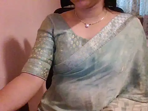 Snapshot of Pinky_4 chatting on 09-11-25, 05:40 Pinky 4 online show from 09-11-25, 05:40