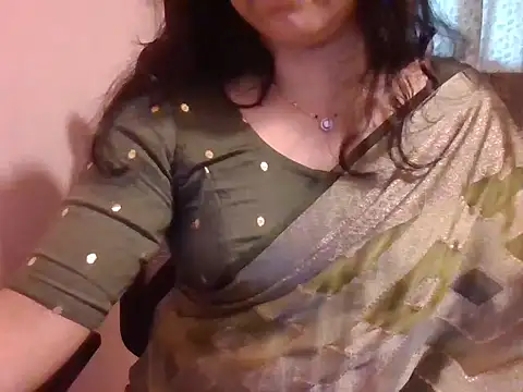 Snapshot of Pinky_4 chatting on 10-03-25, 12:02 Pinky 4 online show from 10-03-25, 12:02