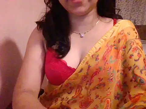 Snapshot of Pinky_4 chatting on 10-15-25, 02:28 Pinky 4 online show from 10-15-25, 02:28