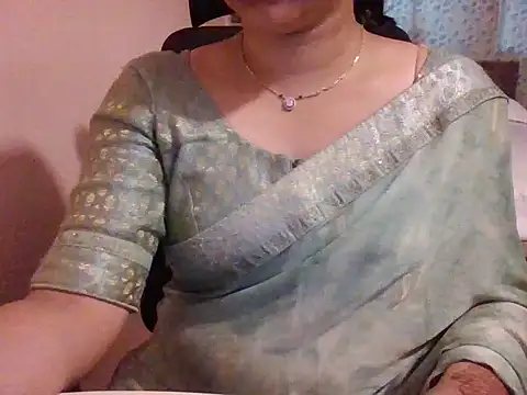 Snapshot of Pinky_4 chatting on 10-26-25, 11:27 Pinky 4 online show from 10-26-25, 11:27