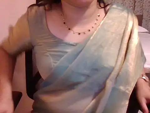 Snapshot of Pinky_4 chatting on 11-16-25, 10:48 Pinky 4 online show from 11-16-25, 10:48