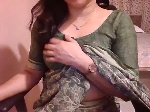 Snapshot of Pinky_4 chatting on 01-17-26, 02:44 Pinky 4 online show from 01-17-26, 02:44