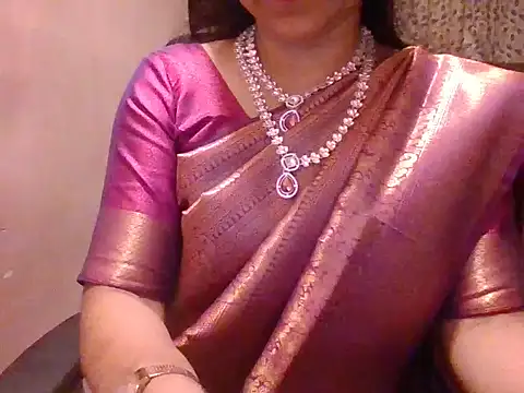 Snapshot of Pinky_4 chatting on 06-25-26, 04:33 Pinky 4 online show from 06-25-26, 04:33
