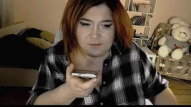 Snapshot of Vi-Vixen chatting on 12-12-24, 08:25 Vi-Vixen online show from 12-12-24, 08:25