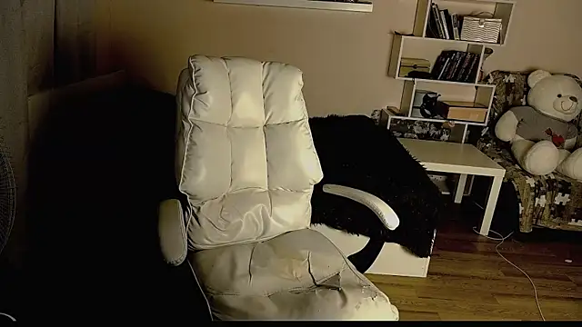 Snapshot of Vi-Vixen chatting on 02-08-25, 03:00 Vi-Vixen online show from 02-08-25, 03:00