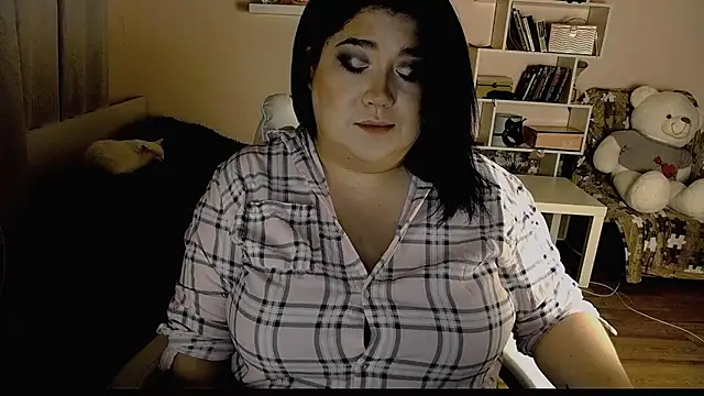 Snapshot of Vi-Vixen chatting on 02-09-25, 11:57 Vi-Vixen online show from 02-09-25, 11:57