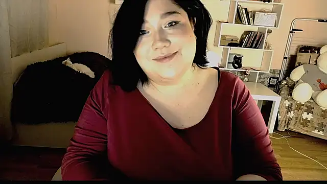 Snapshot of Vi-Vixen chatting on 02-14-25, 10:36 Vi-Vixen online show from 02-14-25, 10:36