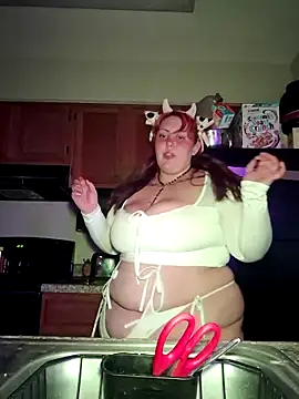 Snapshot of Cutegothcrybabyx chatting on 11-11-25, 03:17 Cutegothcrybabyx online show from 11-11-25, 03:17