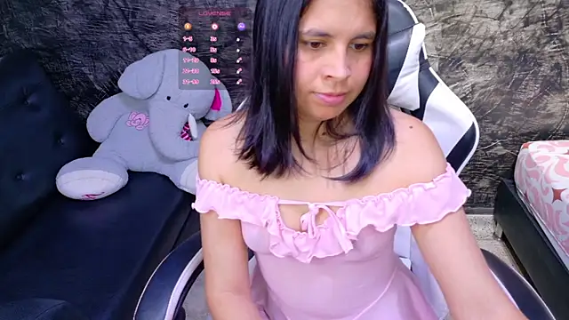 Snapshot of olivia_love_ chatting on 05-10-26, 03:50 olivia love online show from 05-10-26, 03:50