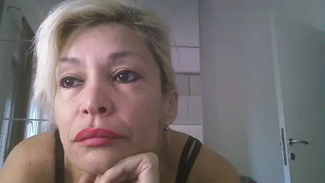 Snapshot of EvaaMina chatting on 09-29-25, 08:08 EvaaMina online show from 09-29-25, 08:08