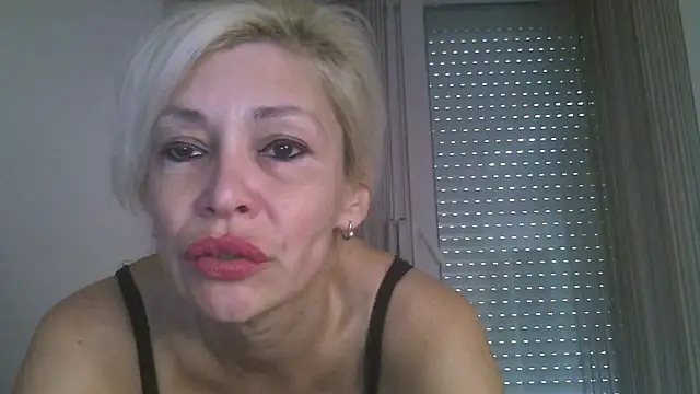 Snapshot of EvaaMina chatting on 10-23-25, 10:58 EvaaMina online show from 10-23-25, 10:58