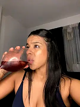 trianawhite online show from 11-19-25, 11:49