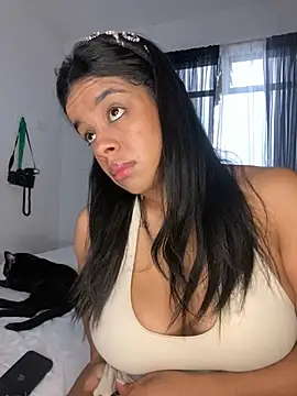 Snapshot of trianawhite chatting on 02-09-26, 03:05 trianawhite online show from 02-09-26, 03:05