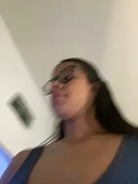 Snapshot of trianawhite chatting on 03-04-26, 03:29 trianawhite online show from 03-04-26, 03:29