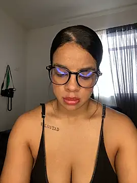 Snapshot of trianawhite chatting on 03-10-26, 03:50 trianawhite online show from 03-10-26, 03:50