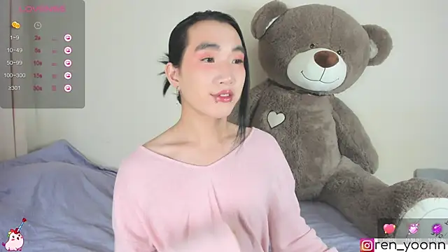 Snapshot of Ren_yoon chatting on 10-18-25, 04:37 Ren yoon online show from 10-18-25, 04:37